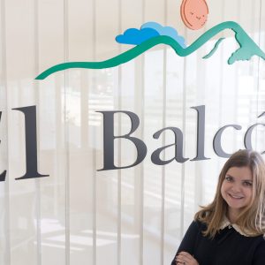 trabajadora el balcón